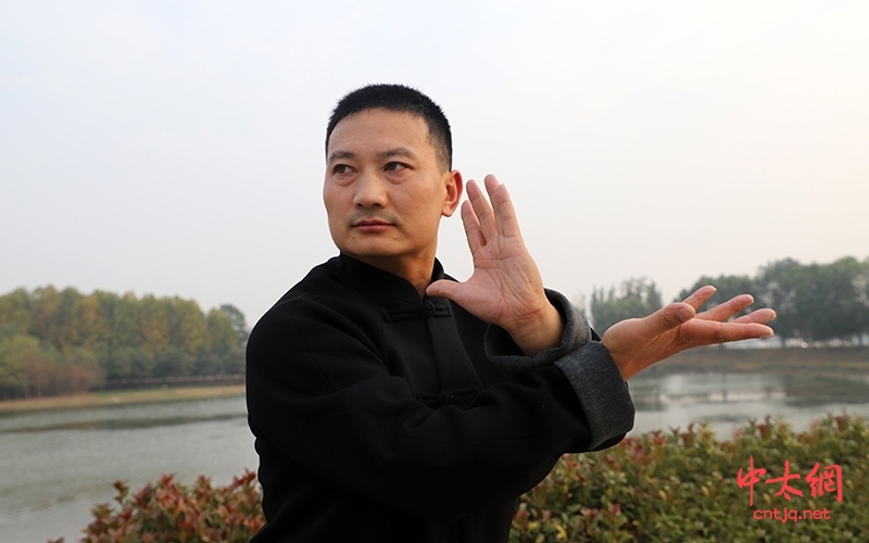 【视频】郑州东武太极红云辅导站总教练王雨陈式太极拳套路展示