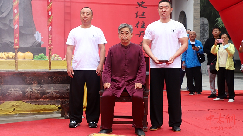 全球公祭太极拳始祖陈王廷大典暨陈小星大师喜收新徒仪式隆重举行