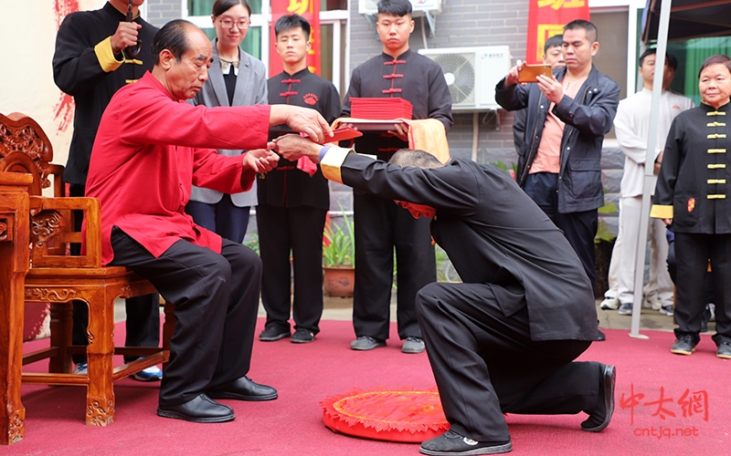 太极传承再续新篇章｜陈照森大师收徒仪式于陈家沟隆重举行