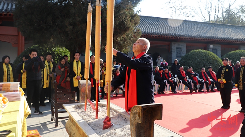 太极拳名家陈文革喜收新徒 陈氏太极再添新丁