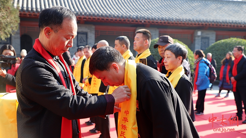 太极拳名家陈文革喜收新徒 陈氏太极再添新丁