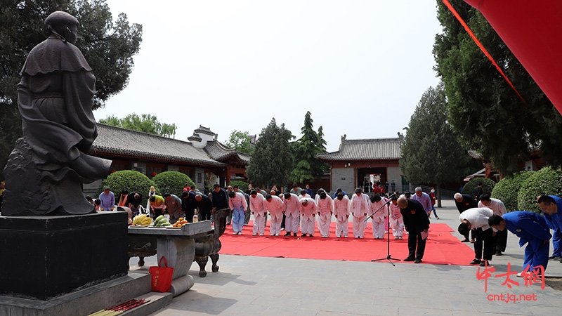 世通太极拳体系祭祖暨新书《陈家沟·世通太极拳》签书仪式