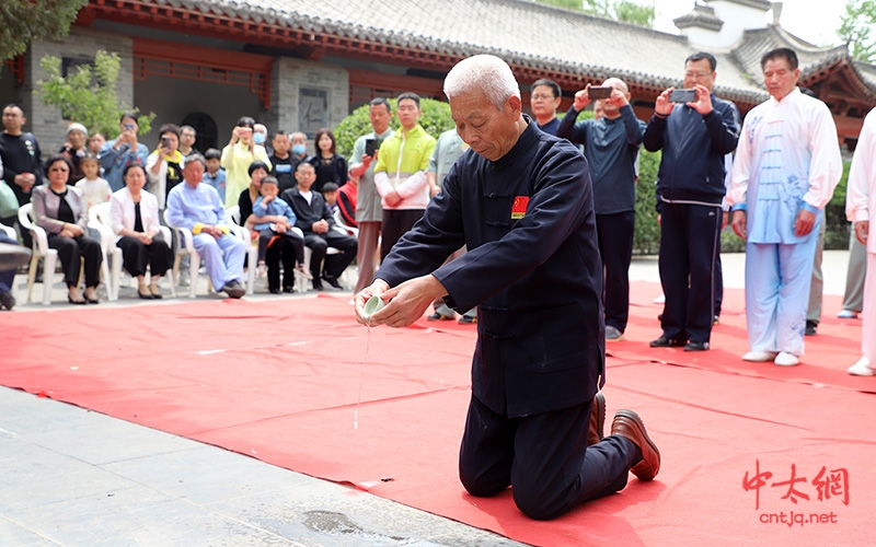 世通太极拳体系祭祖暨新书《陈家沟·世通太极拳》签书仪式