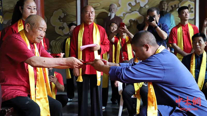 太极传承再续新篇章｜陈长义大师祭祖收徒仪式于陈家沟祖祠隆重举行