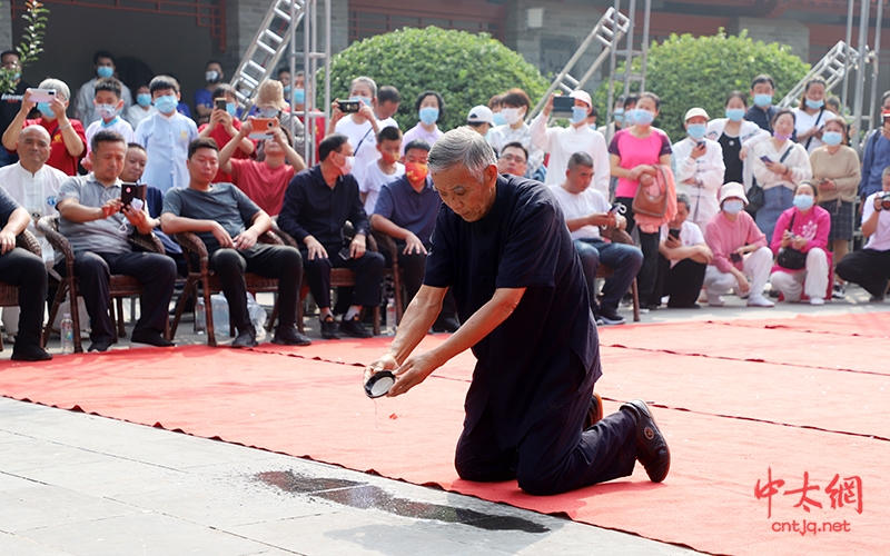 迎国庆 重传承｜太极拳名家陈炳收徒仪式于陈家沟祖祠隆重举行