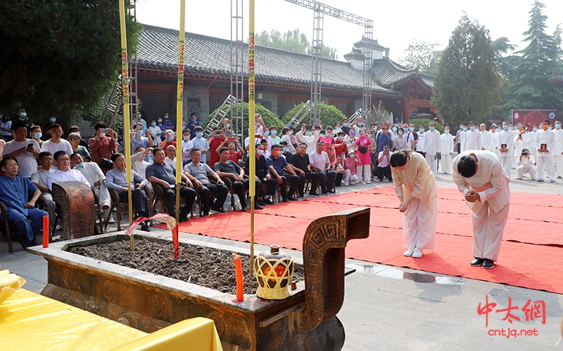 迎国庆 重传承｜太极拳名家陈炳收徒仪式于陈家沟祖祠隆重举行