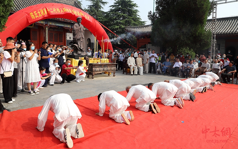 迎国庆 重传承｜太极拳名家陈炳收徒仪式于陈家沟祖祠隆重举行