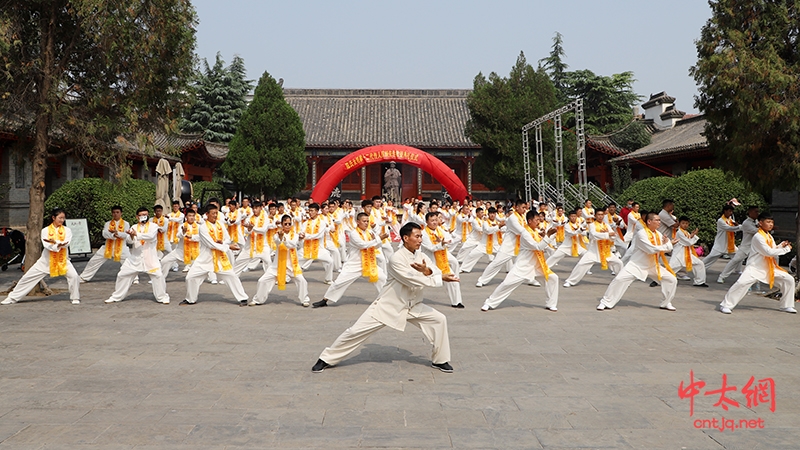 迎国庆 重传承｜太极拳名家陈炳收徒仪式于陈家沟祖祠隆重举行