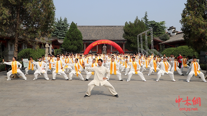 迎国庆 重传承｜太极拳名家陈炳收徒仪式于陈家沟祖祠隆重举行