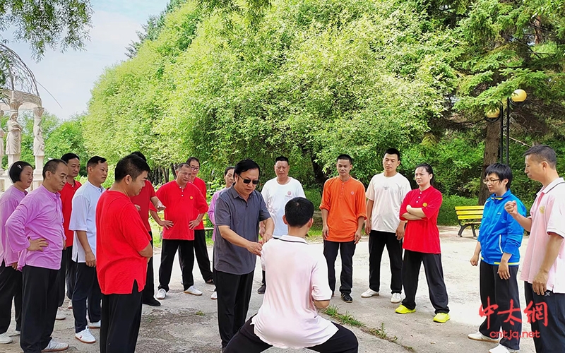 山水禅心 连池情浓 ——马传太极带徒工程提高班暨拜师仪式在五大连池风景区举行