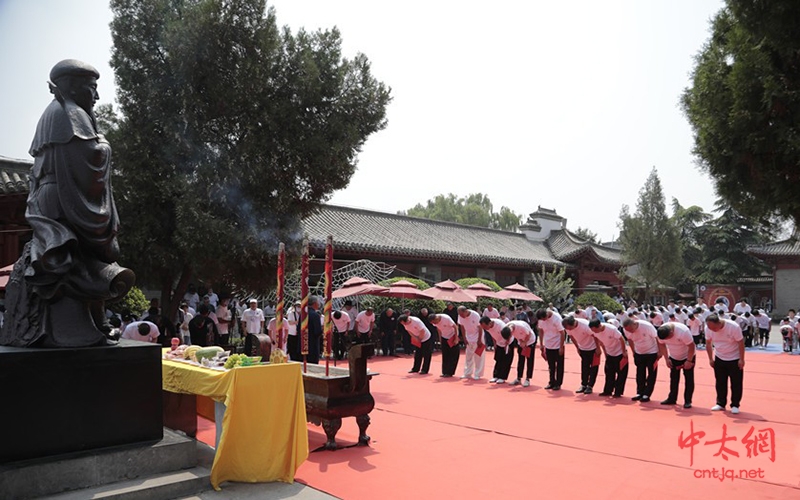 太极传承再续新篇章｜陈小星大师祭祖暨收徒传承仪式隆重举行