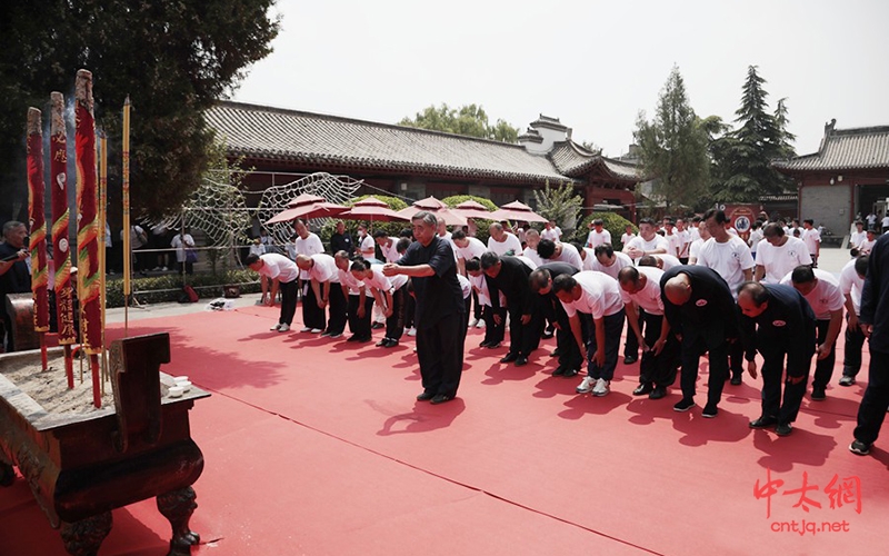 太极传承再续新篇章｜陈小星大师祭祖暨收徒传承仪式隆重举行