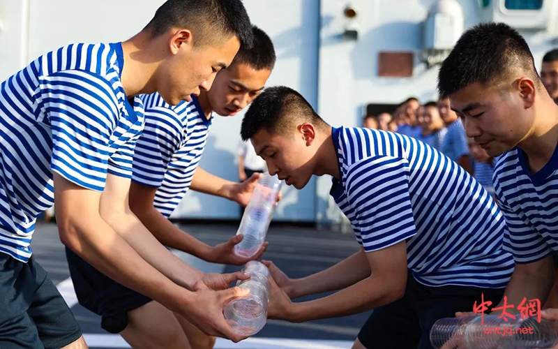 南部战区海军掀起“国风热潮”——水兵太极拳