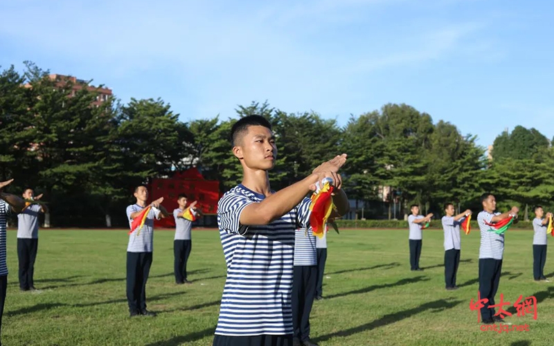 南部战区海军掀起“国风热潮”——水兵太极拳