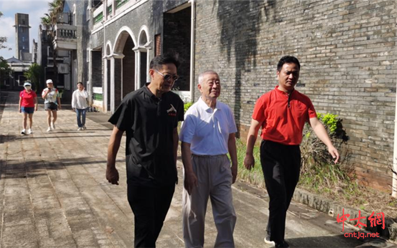中国武术协会副主席吴彬与海南省太极拳研究会会长林号营共同出席太极拳产业研讨会