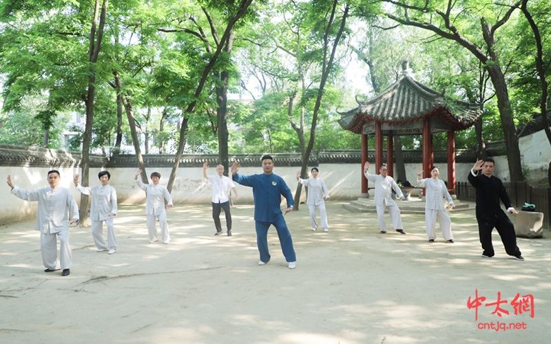 第十二代传人陈建雷老师带领学生寻根问祖游学太极