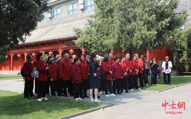 西安弘易太极会馆会长职永成带领学员陈家沟寻根祭祖