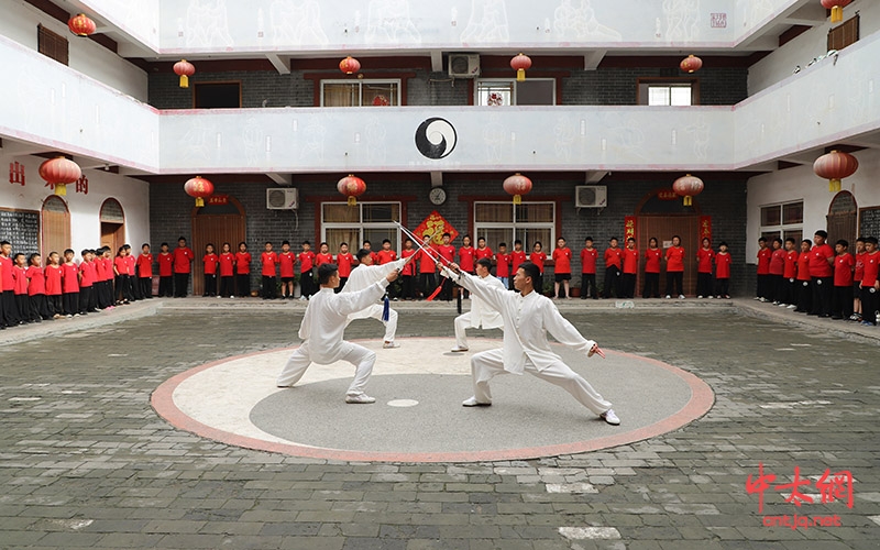 北京大学法学院师生团走进陈家沟国际太极院观摩学习