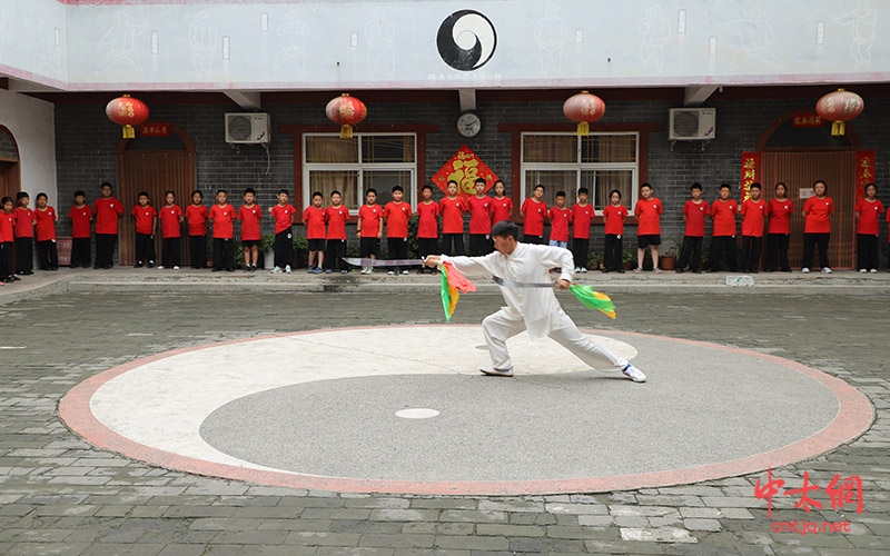 北京大学法学院师生团走进陈家沟国际太极院观摩学习
