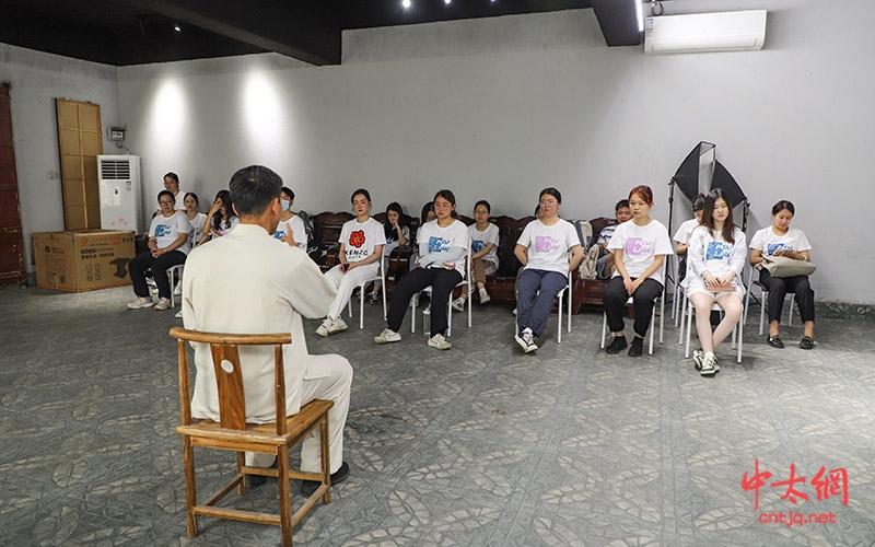 北京大学法学院师生团走进陈家沟国际太极院观摩学习