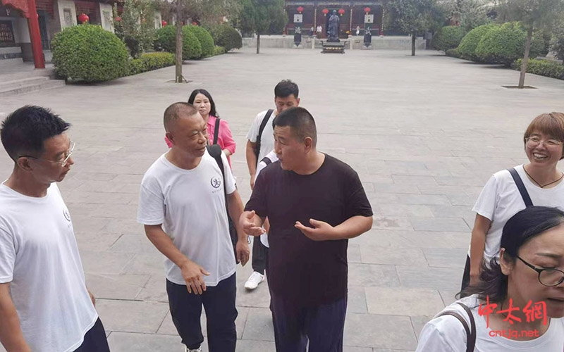 江西太极拳修水推广中心赵中宾一行寻根问祖陈家沟