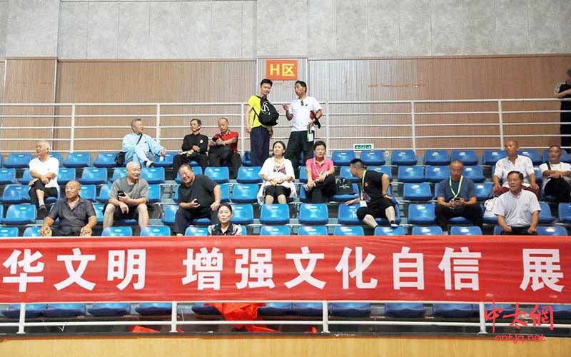 第十一届中国·焦作国际太极拳大赛太极拳推手比赛开赛！