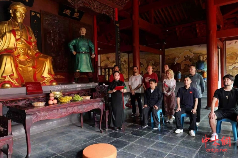 太极名家董黎明于陈家沟喜收新徒