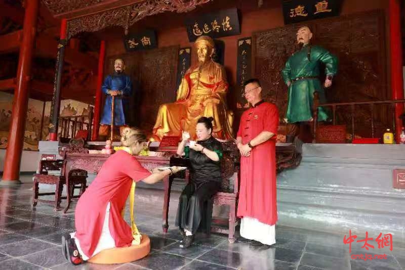 太极名家董黎明于陈家沟喜收新徒