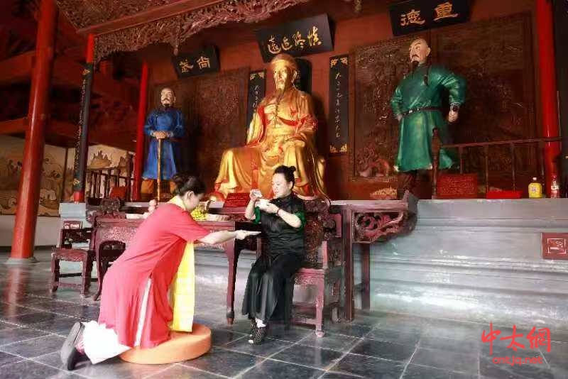 太极名家董黎明于陈家沟喜收新徒