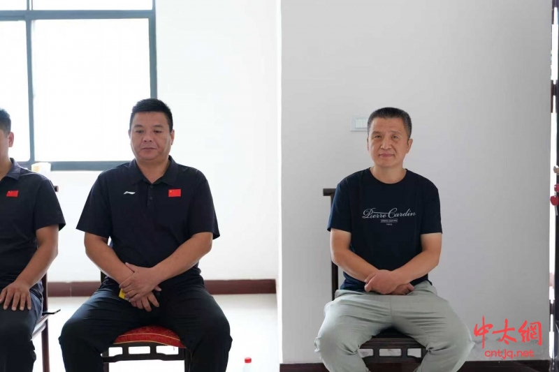 太极名家王魁庆喜收新徒