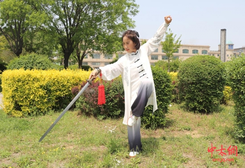 太极拳高级教练——赵虹