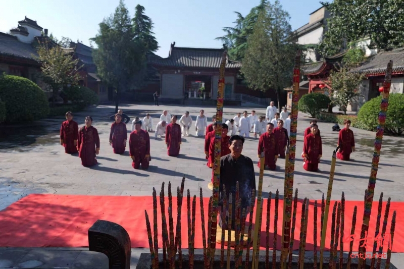 陈长流老师携弟子周相久及再传弟子陈家沟寻根祭祖