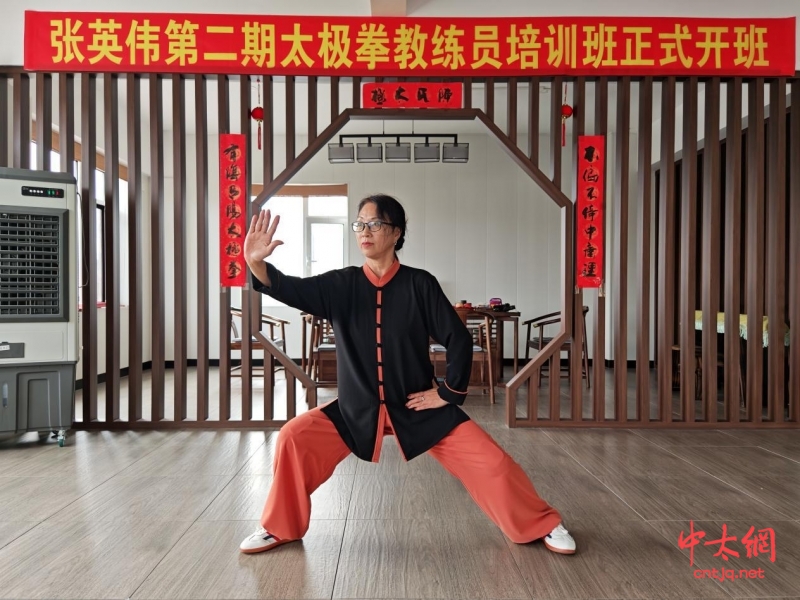 太极拳高级教练——刘小葵