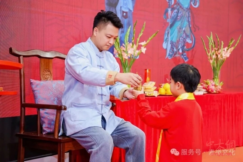 一场太极收徒礼，叩响教育三重门：古礼、孝道与因材施教的现代回响