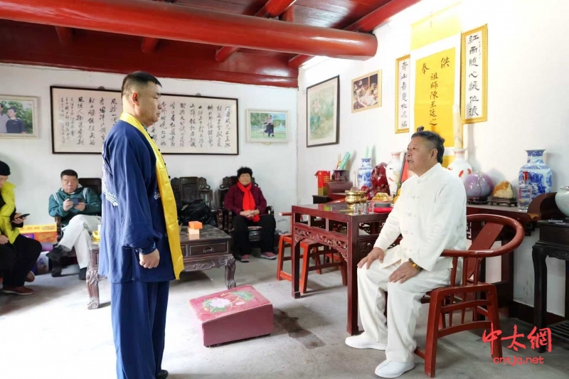 千里寻根太极梦 草原汉子拜师王占海