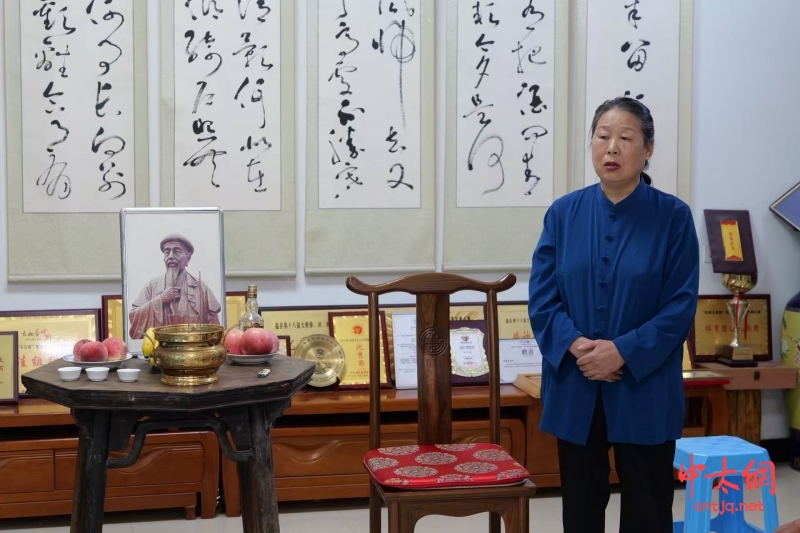 太极名家陈春爱喜收新徒