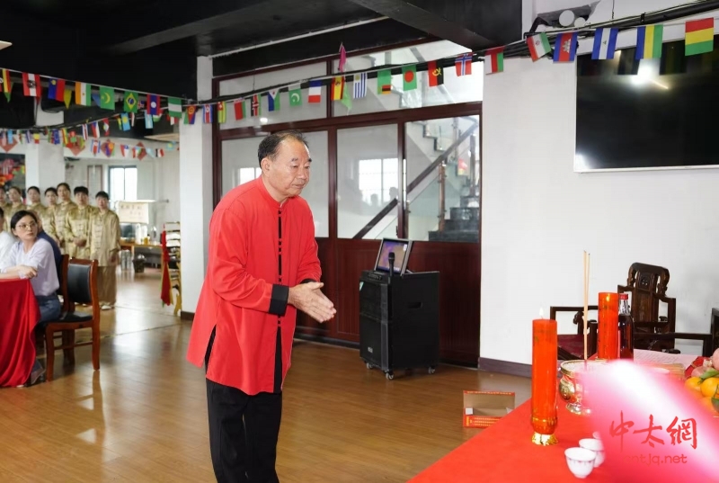 世通太极杭州分会会长龚永灿老师喜收新徒